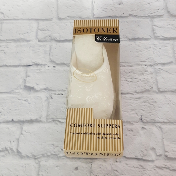 Isotoner collection quilted satin slippers - Picture 10 of 11